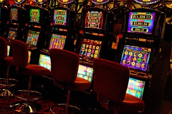 draja777 platform interface showing sportsbook, live dealer, slots, and esports sections